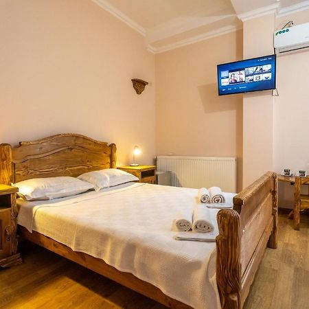 Hotel Phasis Kutaisi Eksteriør bilde