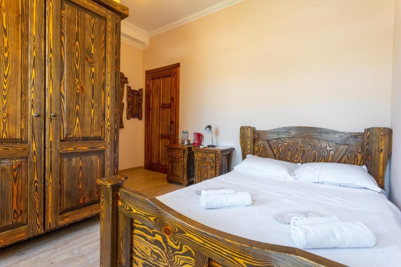 Hotel Phasis Kutaisi Eksteriør bilde