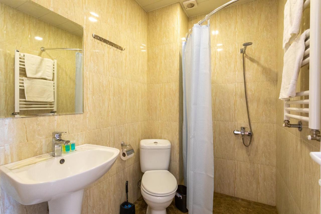 Hotel Phasis Kutaisi Eksteriør bilde