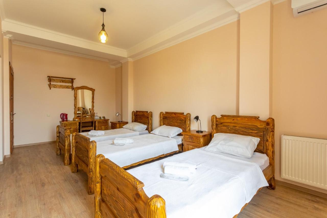 Hotel Phasis Kutaisi Eksteriør bilde
