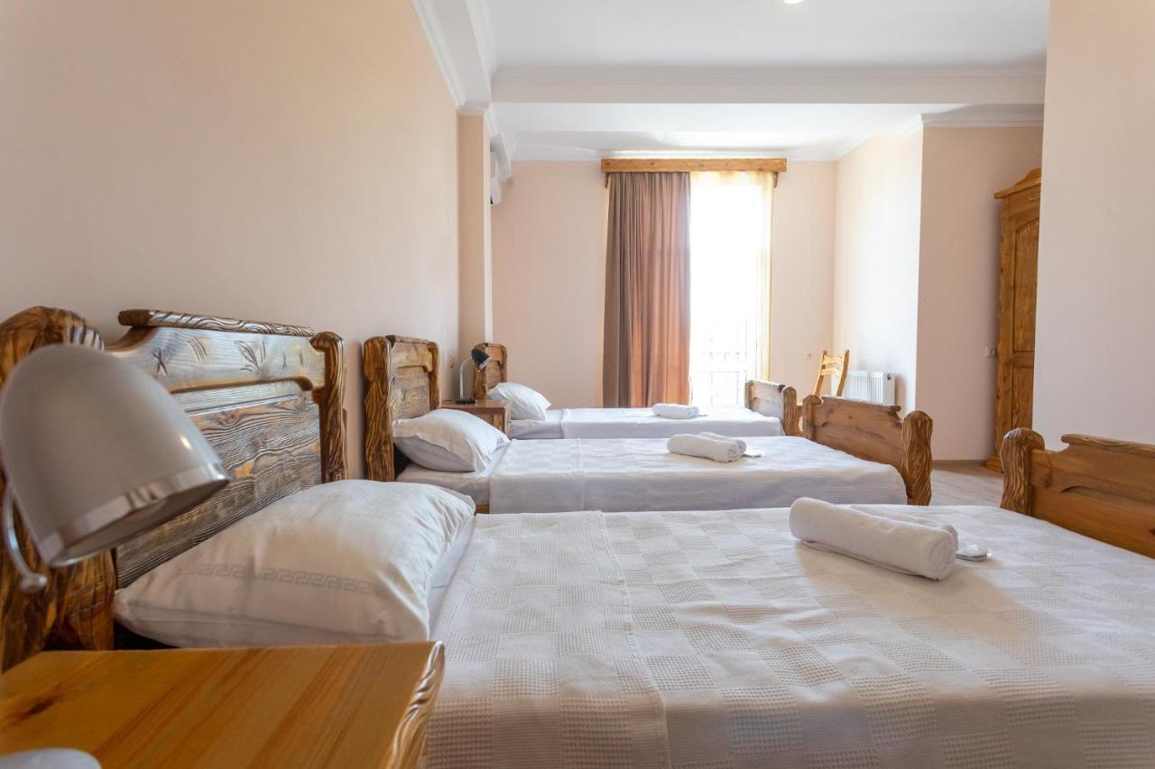Hotel Phasis Kutaisi Eksteriør bilde