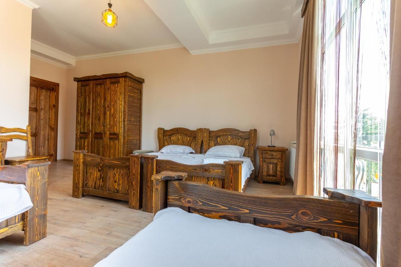 Hotel Phasis Kutaisi Eksteriør bilde