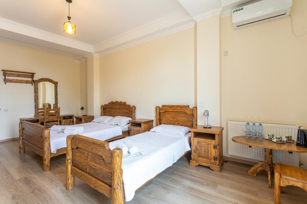 Hotel Phasis Kutaisi Eksteriør bilde