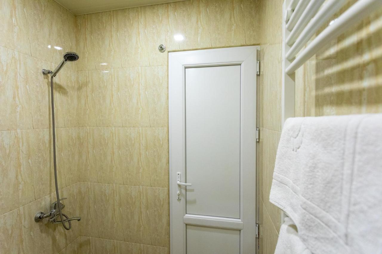 Hotel Phasis Kutaisi Eksteriør bilde