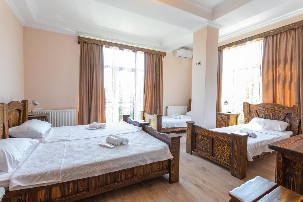Hotel Phasis Kutaisi Eksteriør bilde