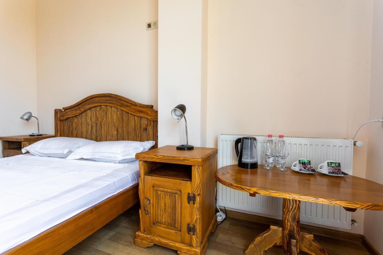 Hotel Phasis Kutaisi Eksteriør bilde
