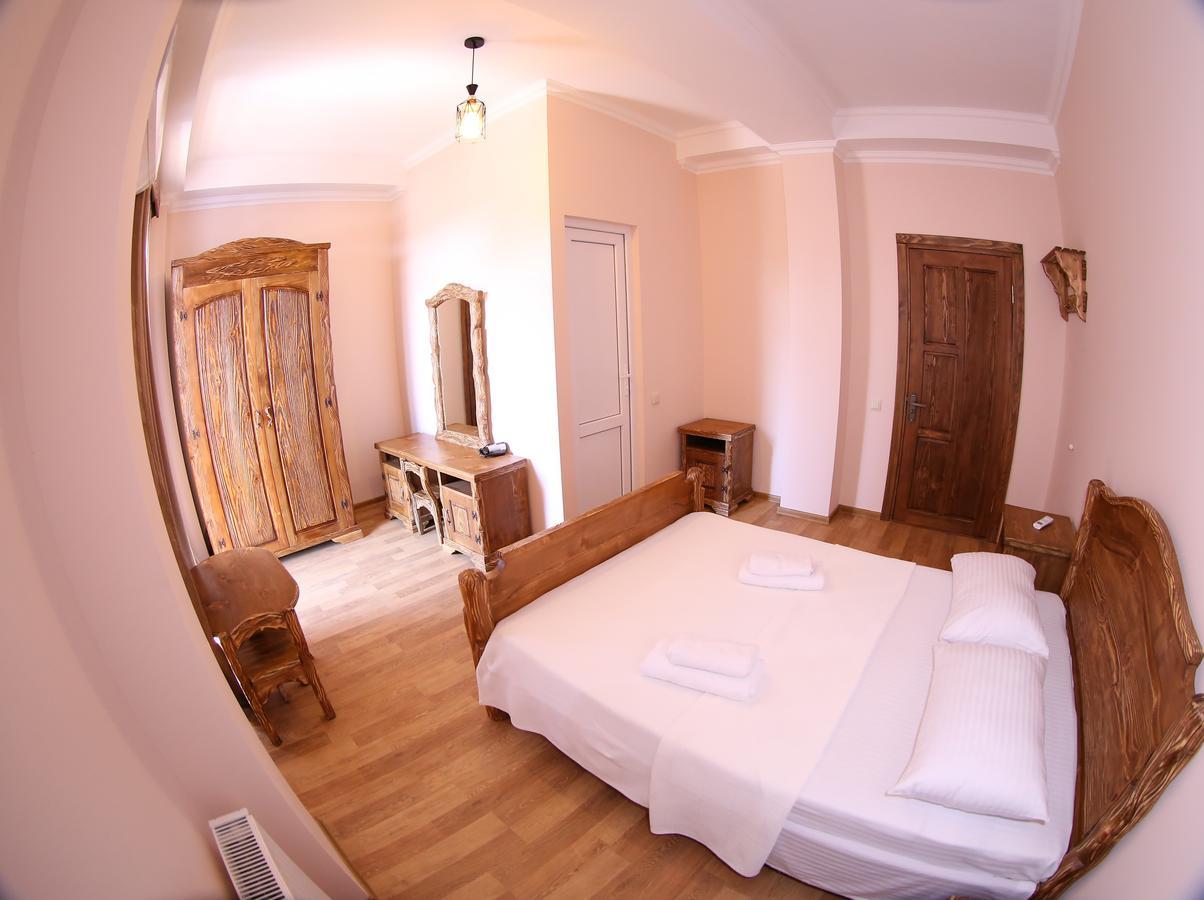 Hotel Phasis Kutaisi Eksteriør bilde