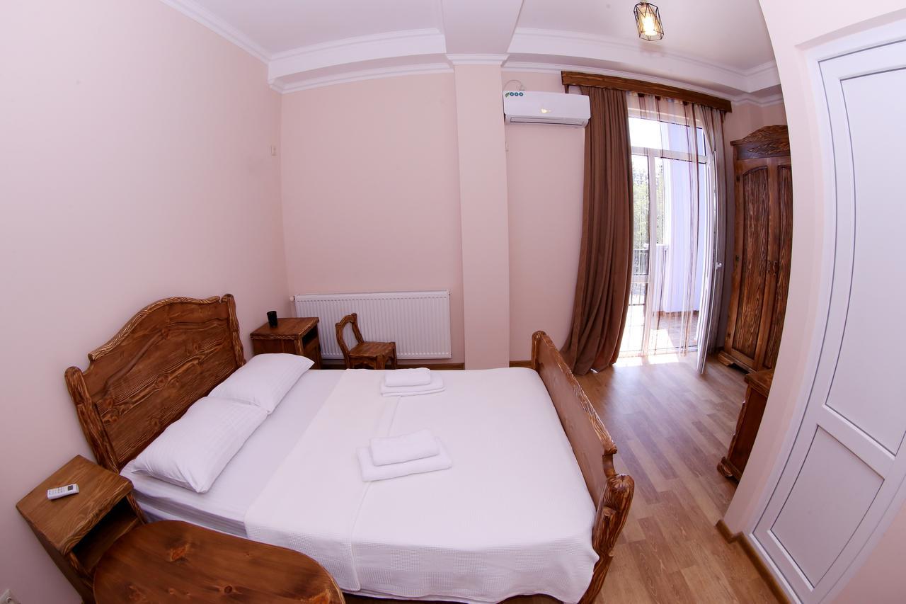 Hotel Phasis Kutaisi Eksteriør bilde