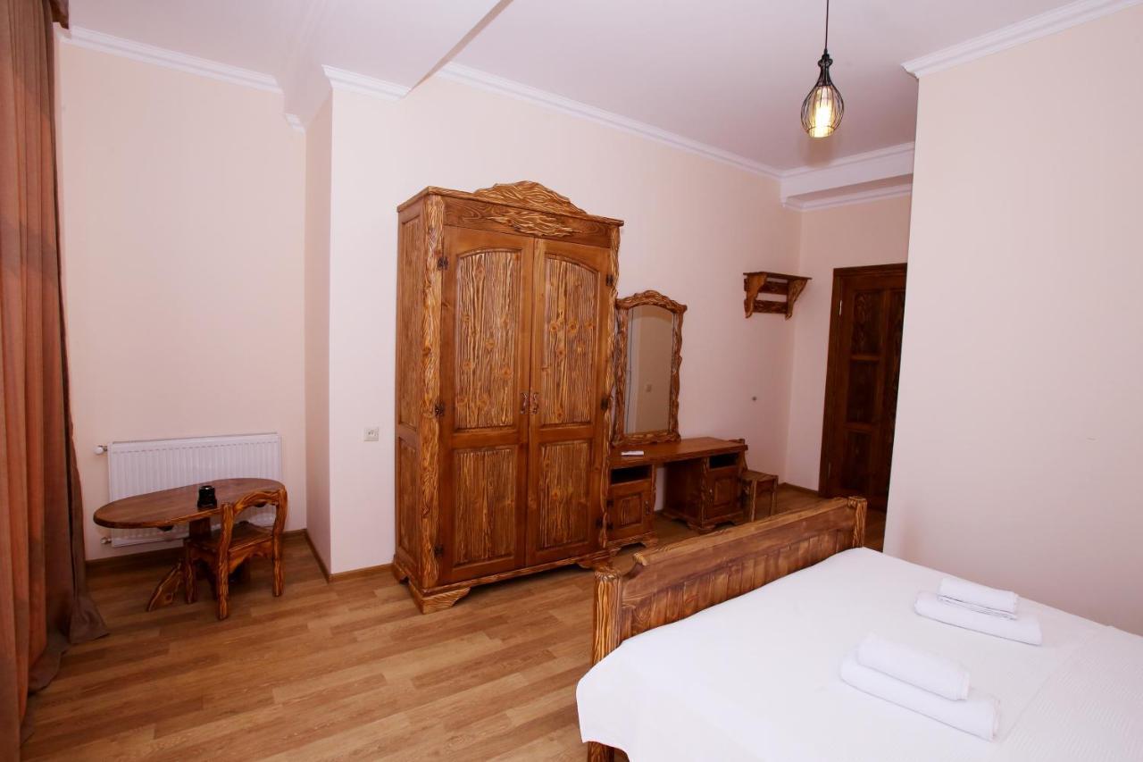 Hotel Phasis Kutaisi Eksteriør bilde